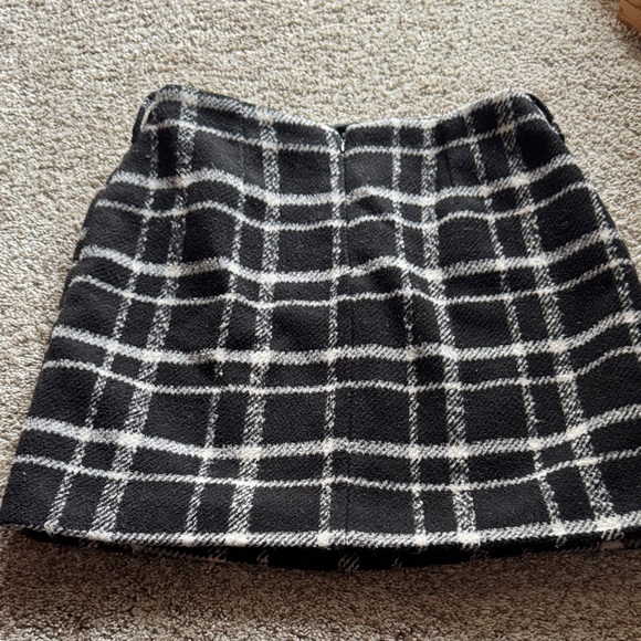 Romeo & Juliet Couture Black and White Checkered Mini Skirt - Picture 6 of 9